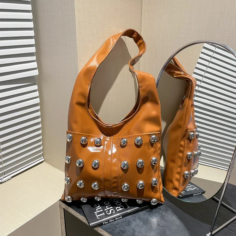 Sac à Bandoulière Polyvalent en PU à Rivets Solides, Grande Capacité, pour Femme, Nouvelle Collection 2025