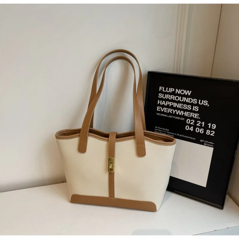 

Chic Ladies Crossbody-Bag Crafted From Goatskin Leather Boasting High-End Lisbon Casual Spacious Soft Daily Look