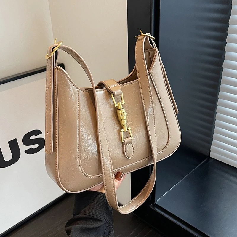

Niche PU Messenger Bag for Women Pure Color Handbag Casual Travel Shoulder Bag Large Capacity Simple and Commuting Leather Bag