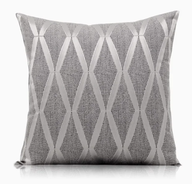 

Серебристо-серая наволочка из жаккардовой ткани с ромбовидным узором на талии, наволочка