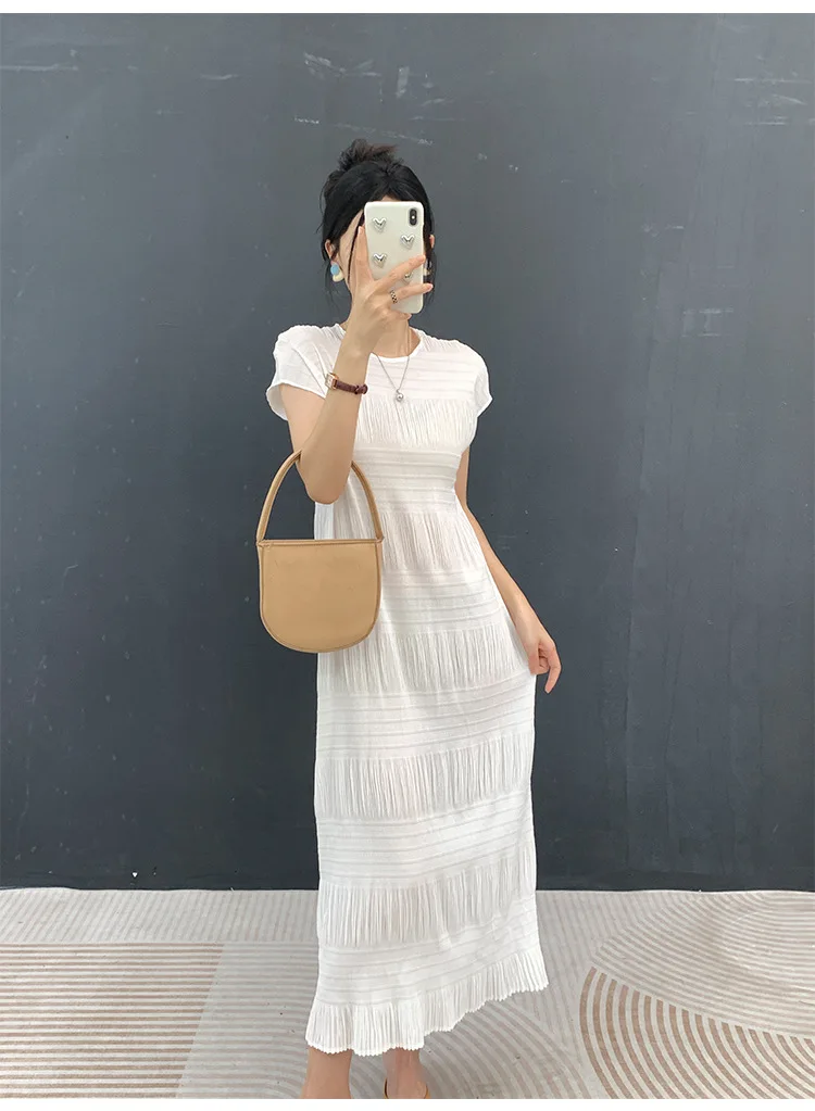 Miyake Plissee-Kleid Elegantes Weißes Mehrlagiges Sommer-Damen-Freizeitkleid Langes Maxikleid Strukturiertes Schmal Geschnittenes Schickes Alltagskleid – Detail 20