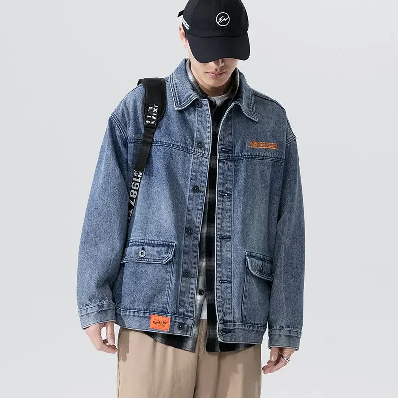 メンズデニムジャケットグレー秋ワイドショルダーファッション男性ジーンズコート刺繍プリント日本 Y2k 服ビッグサイズジョーカー