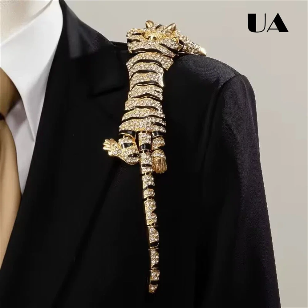 

ULBYANRY Rhinestone Antique Tiger Brooch Mens Formal Suit Accessories Luxury Men's Chest Flower Fashionable Accessory for Men