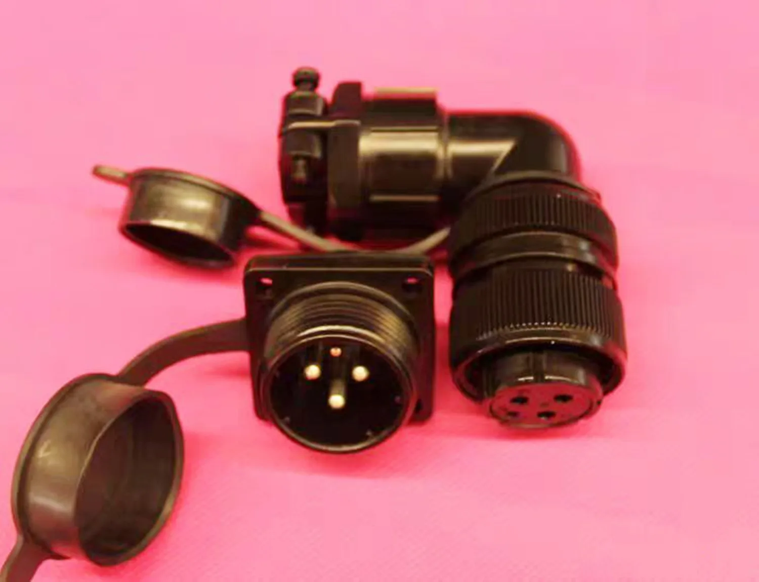 

Original new 100% aviation plug servo motor connector YD28K4TSE YDA28-4 MY20-4 elbow 4-core