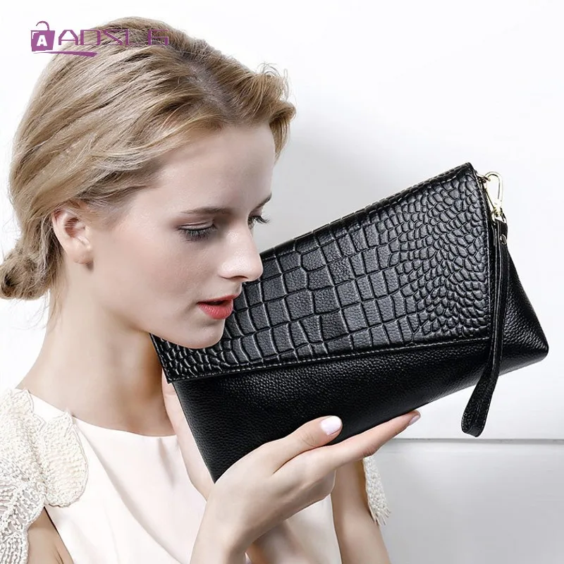 

Womens New High Capacity Clutch Fashion Real Leather Wallet Portable Leisure Purses Shoulder Crossbody Female Bags Hot Sale