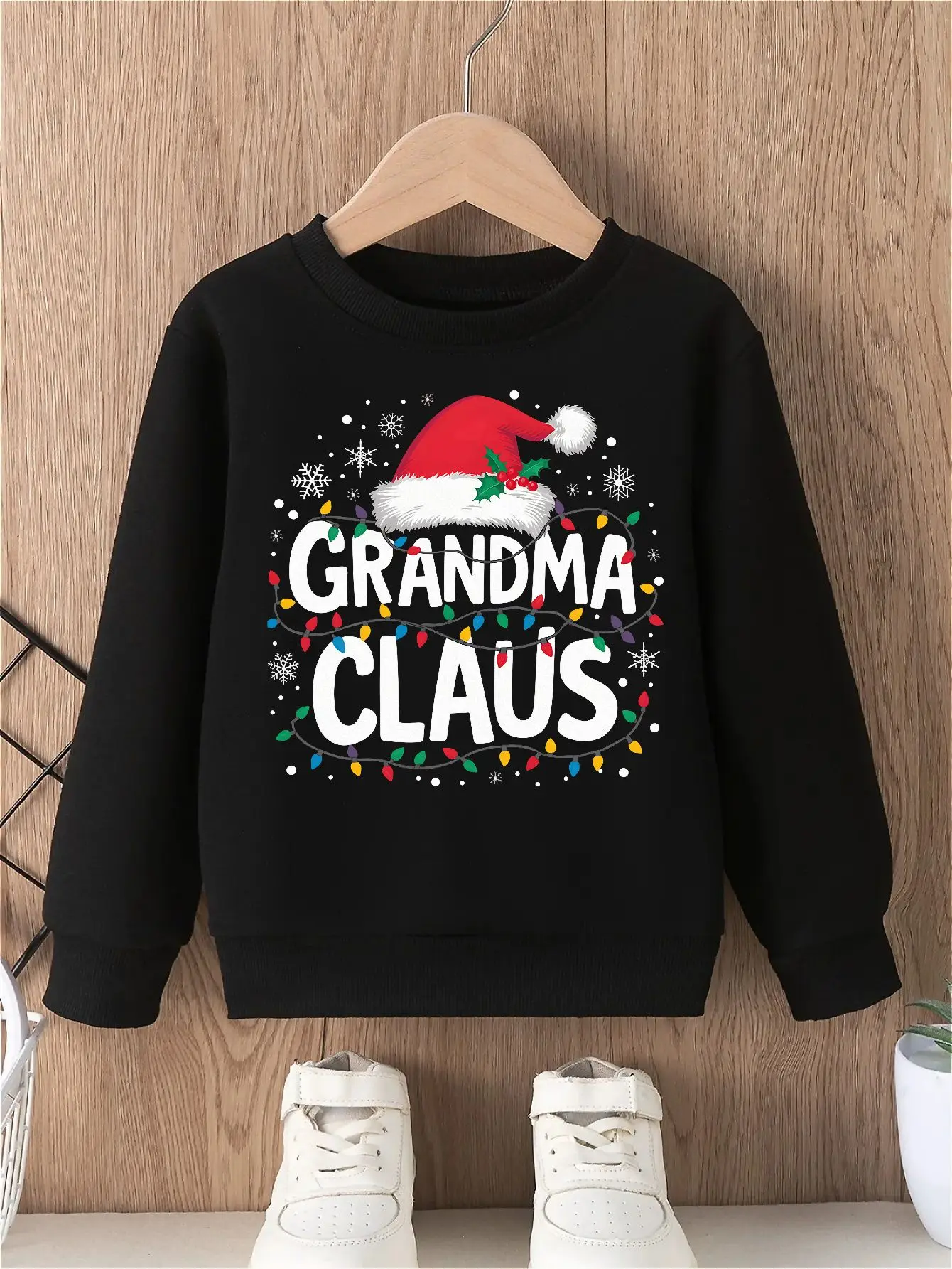 Holiday Grandma Claus Girls' Hoodie Cute Lightweight Pullover Sweatshirt for Festive Winter Celebrations Featuring Cheerful top