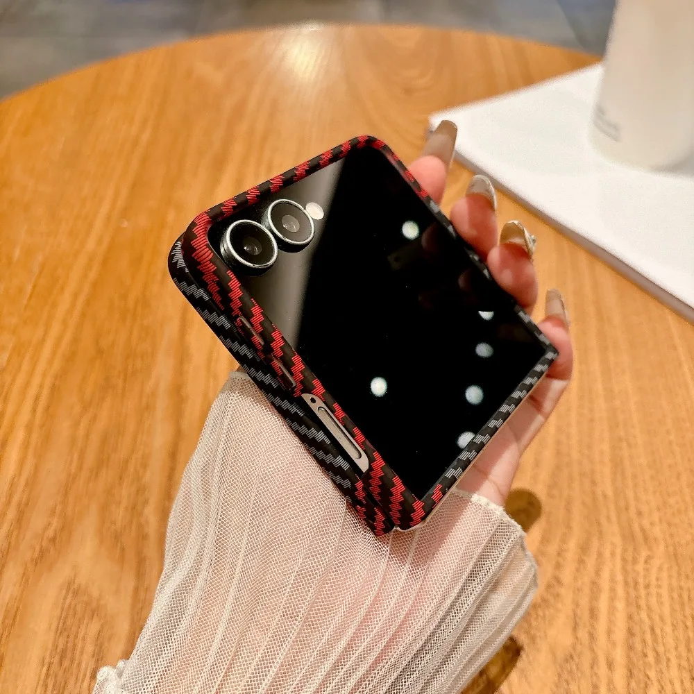 Роскошные чехлы для телефонов с кевларовой текстурой из углеродного волокна для Samsung Galaxy Z Flip 7, 6, 5, 4, 3, приятный для кожи защитный чехол от отпечатков пальцев