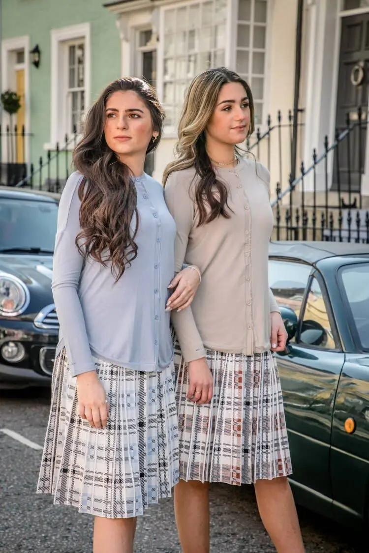 Imagem -02 - Saias Femininas de Malha Saia Plissada Clássica Monocromática Roupas Femininas Ótima Qualidade Nova Primavera Verão 2023