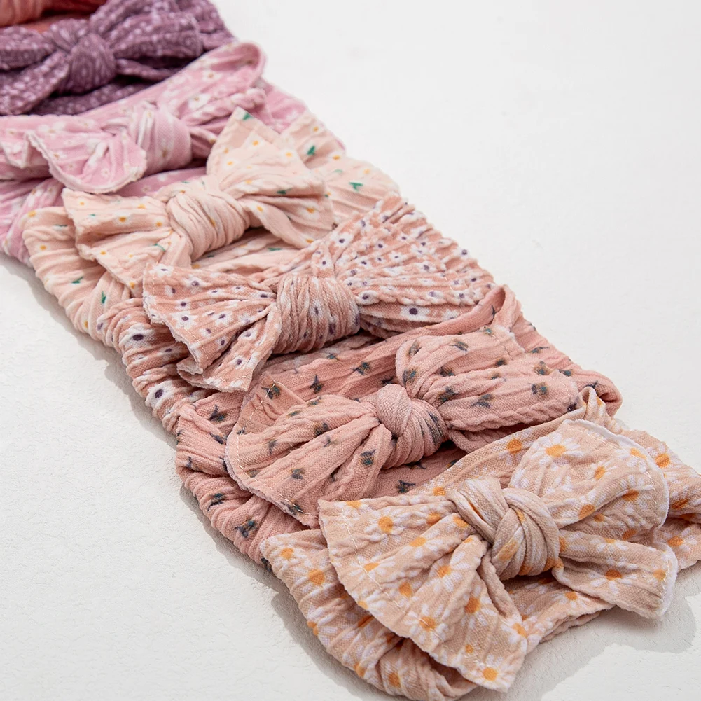 Nylonowa opaska na głowę dla dziewczynki z nadrukiem Topknot Daisy Flower wysokie elastyczne opaski do włosów DIY akcesoria dla dzieci modne opaski na głowę dla niemowląt