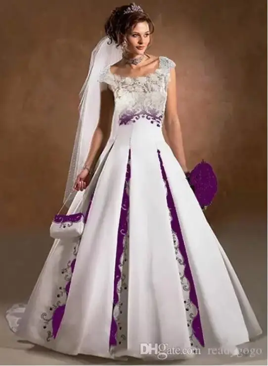 Gothic Purple And White Wedding Dress Satin Lace Embroidery Court Train 2025 Luxury Capped Sleeves country Bridal Wedding Gowns