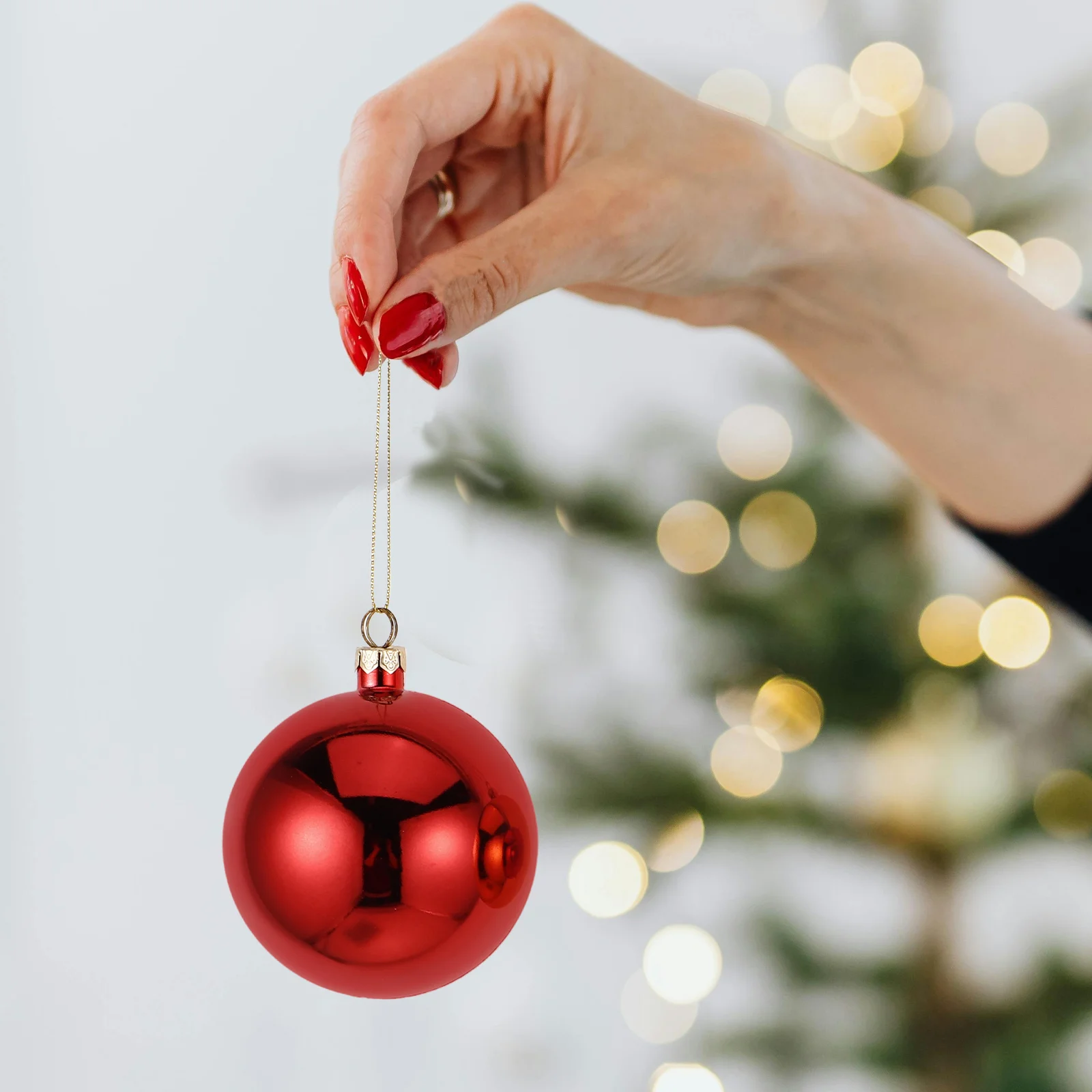 

4Pcs Blank Sublimation Christmas Ball Ornaments Photo Baubles for Tree Holiday Wedding Party Hanging Decorations