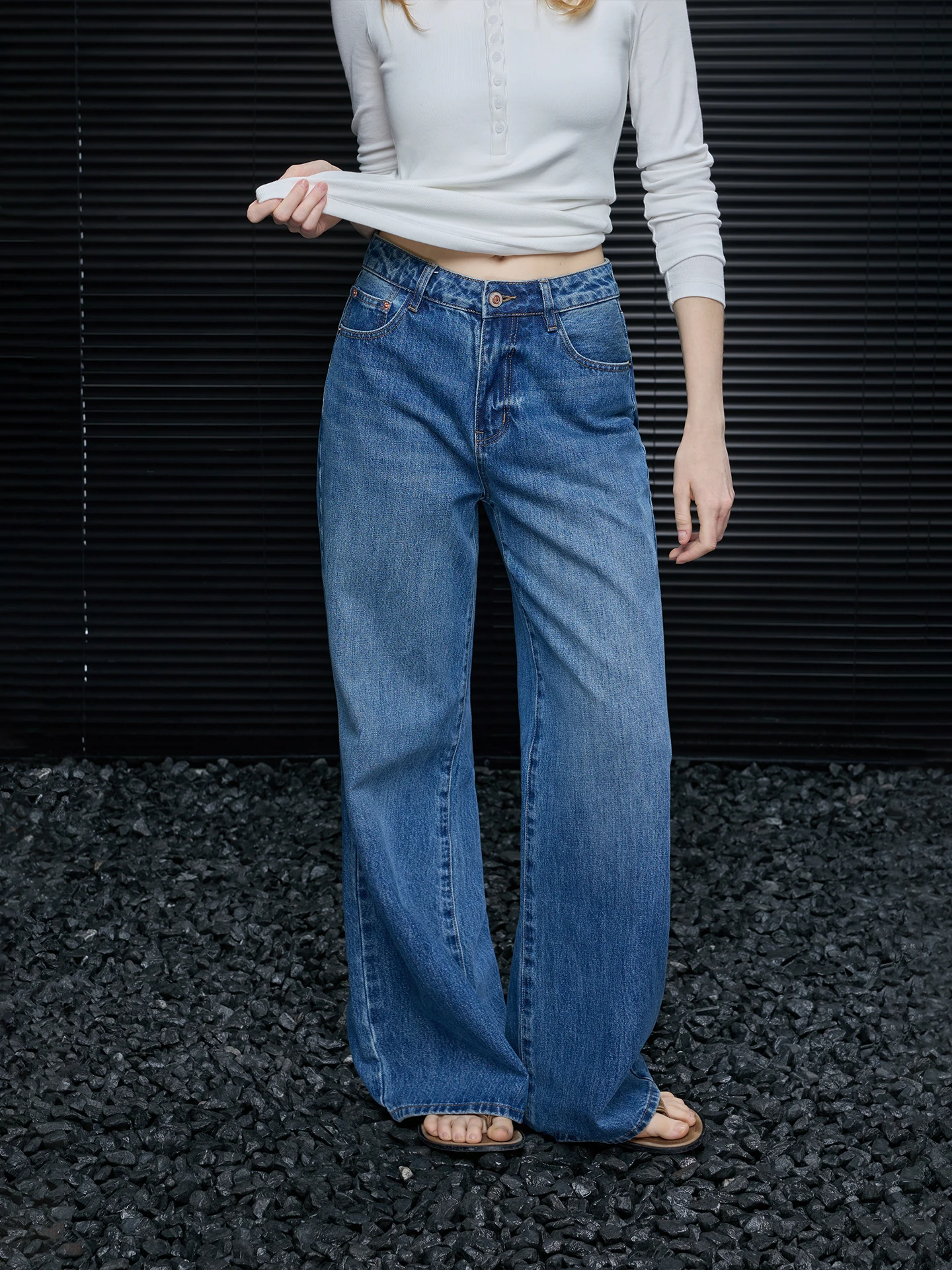 

Свободные широкие джинсы для женщин, новинка ранней весны, прямые брюки, стильные и уникальные, для уличного и повседневного образа...