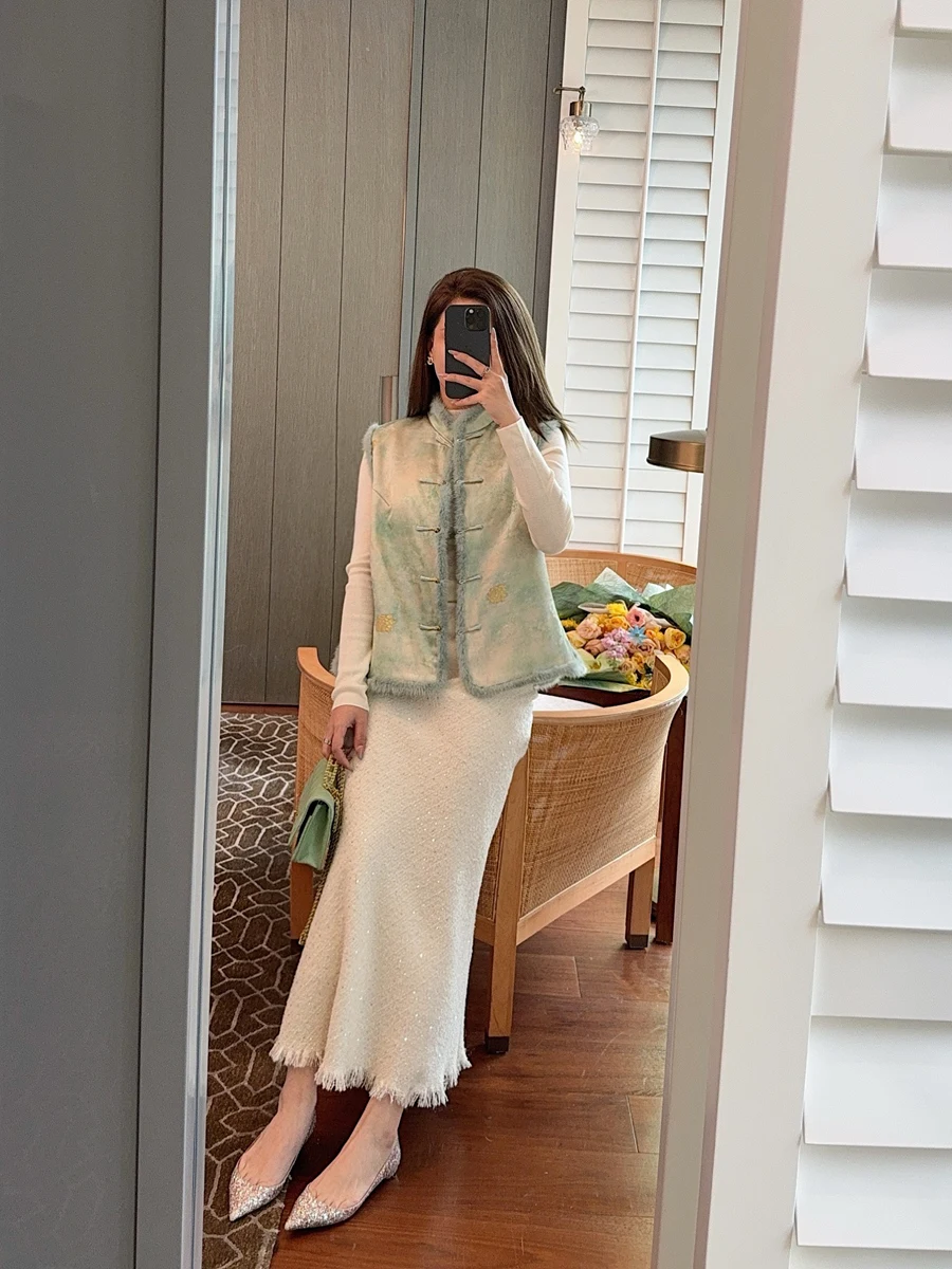 

een Silk Tkaed Autumn Winter Jaet Chinese Sle Button up Vest Mink Fur Top White Enhancing Traditional Design Women's Ou...