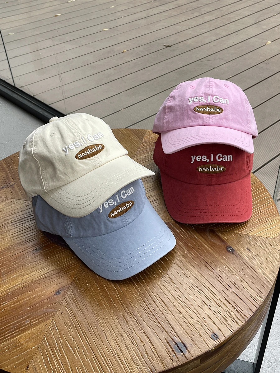 Letter geborduurde baseballpet voor heren en dames, paar retro casual sportzonneschermpet