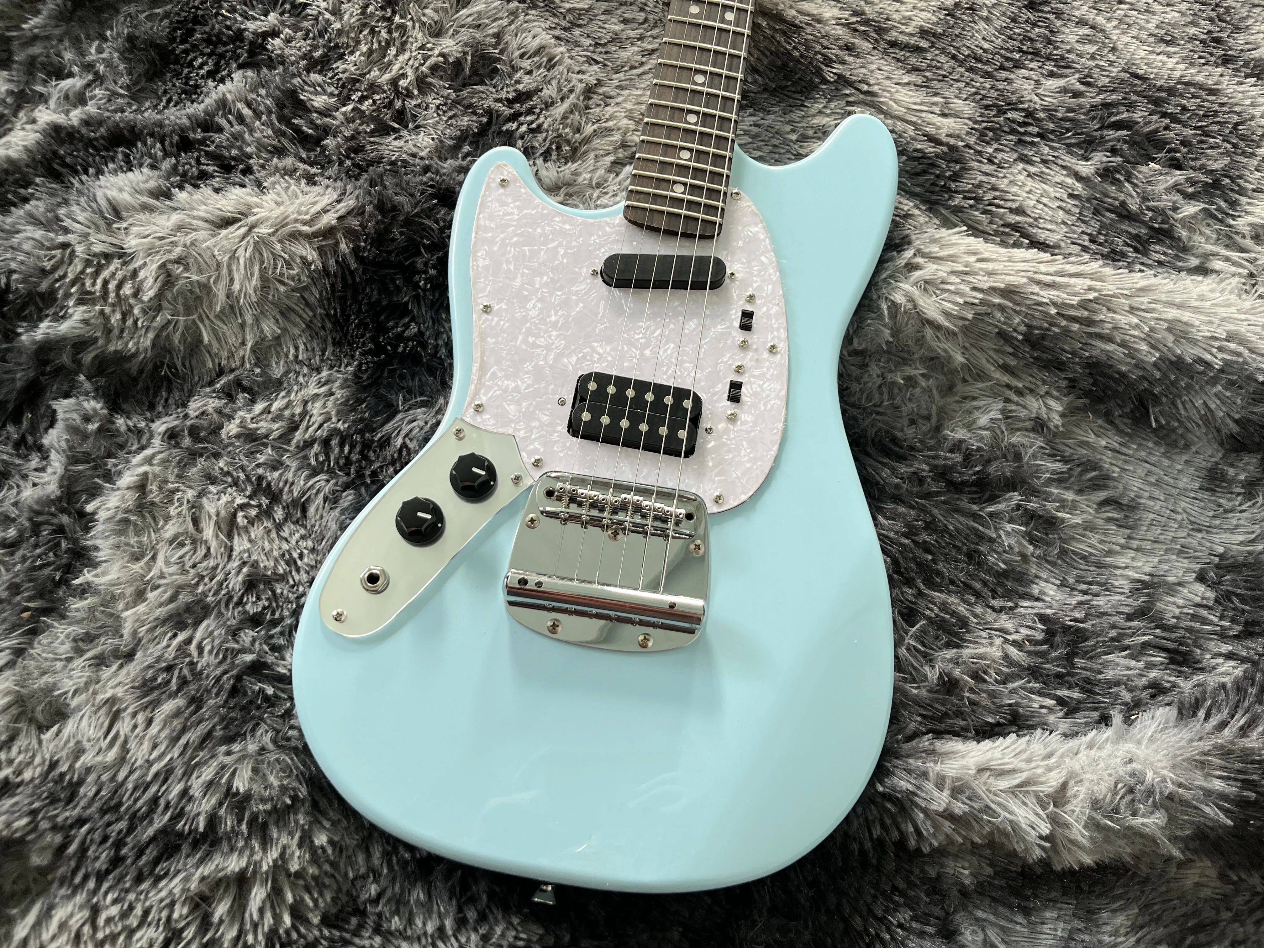 Chinese Electric Guitar Mustang Left Hand Blue Color 6 Strings Basswood Body