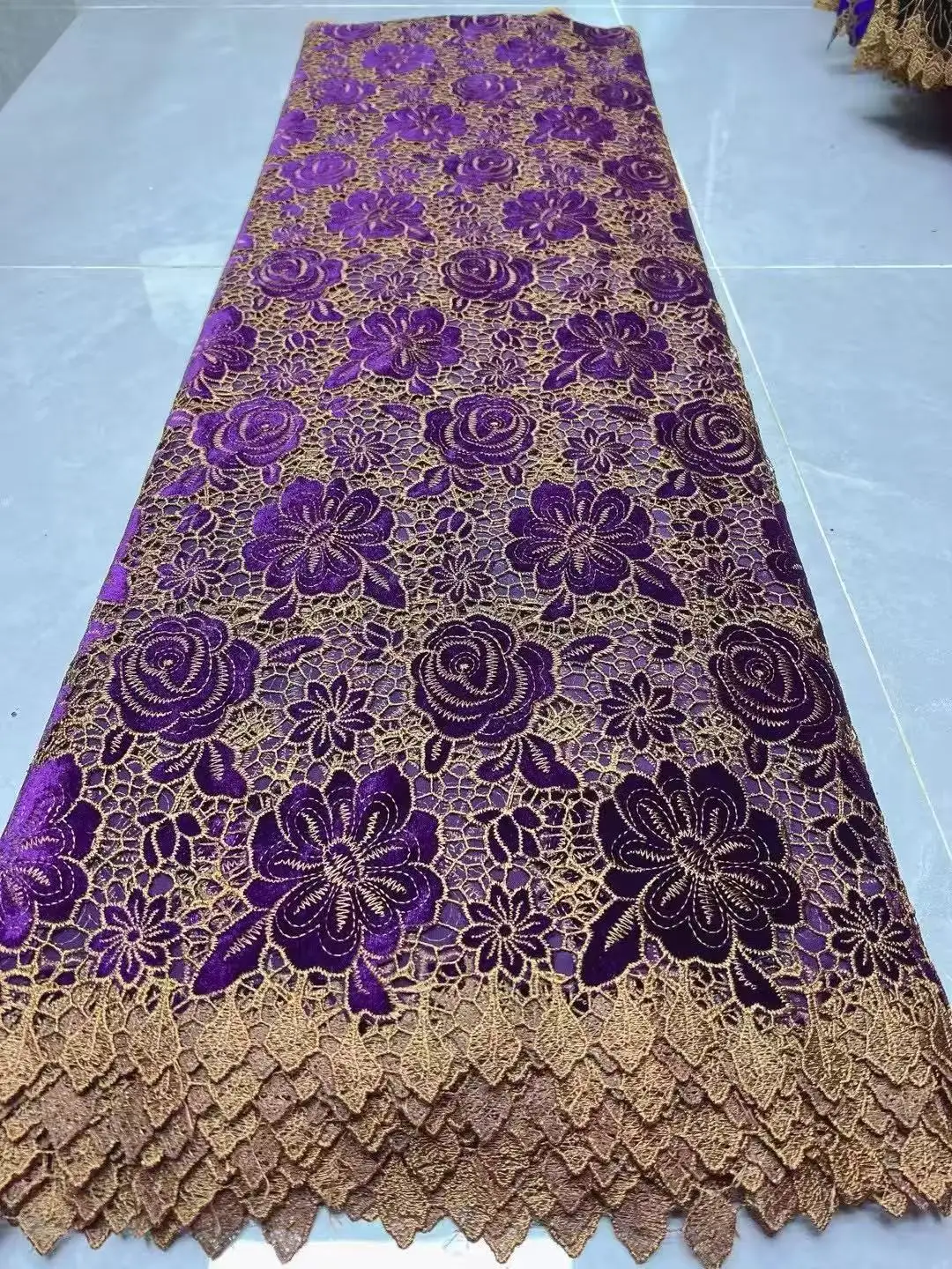 ผ้าลูกไม้ปักเลื่อมกำมะหยี่แอฟริกัน คุณภาพสูง ปี 2025 ผ้าลูกไม้ตาข่ายทูลล์ฝรั่งเศสแบบไนจีเรีย สำหรับตัดเย็บชุดงานเลี้ยง