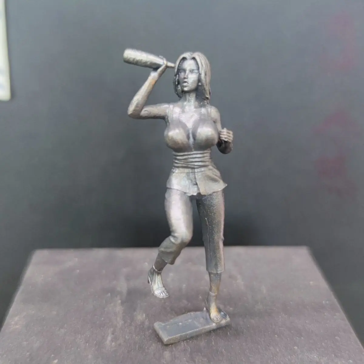 

​​Antique Copper Mini Figure - Drinking Anime Girl Collectible Statue for Home Desk Decor and Display​​