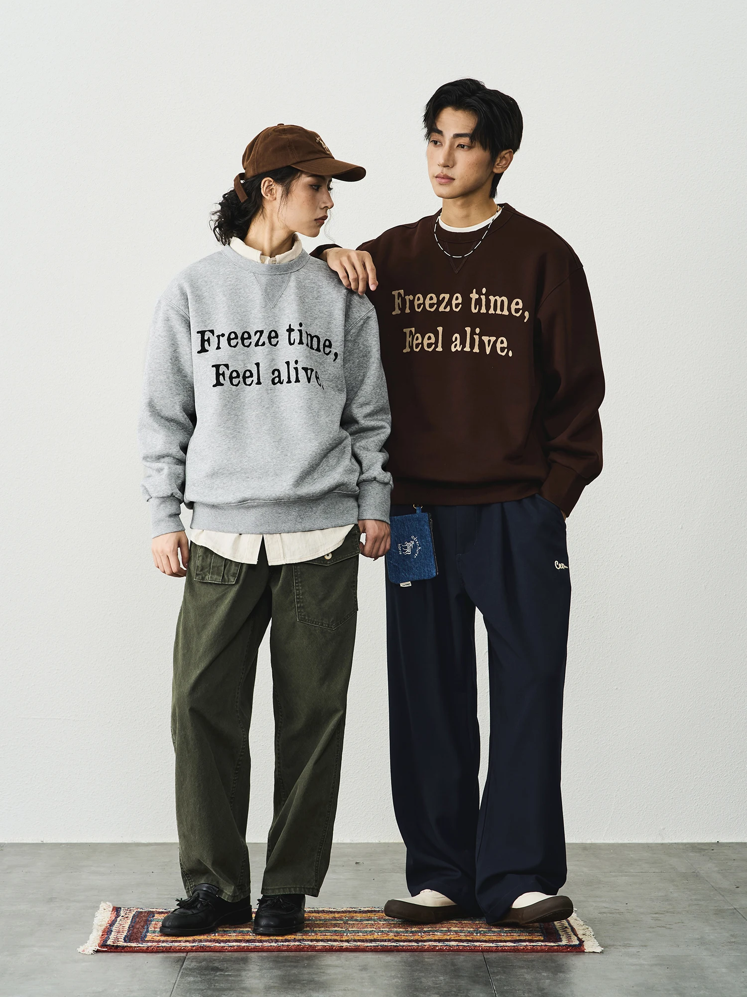 CENLES American Retro Text Functional Fleece Heavyweight round Neck Sweatshirt Men Loose Casual Top Self Heating Warmth