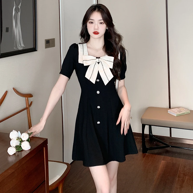 

Spring and summer 2023 new French bowknot small fragrant square neck patchwork slim black dress