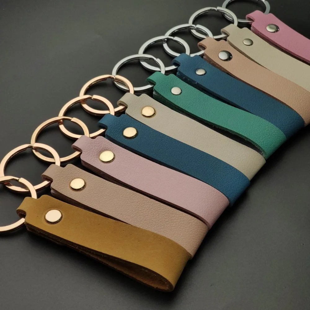 

Creative Customization Small Gift Keychain Metal Buckle Car Key Lanyard Backpack Charm Beautiful Colors Fashionable Pendant