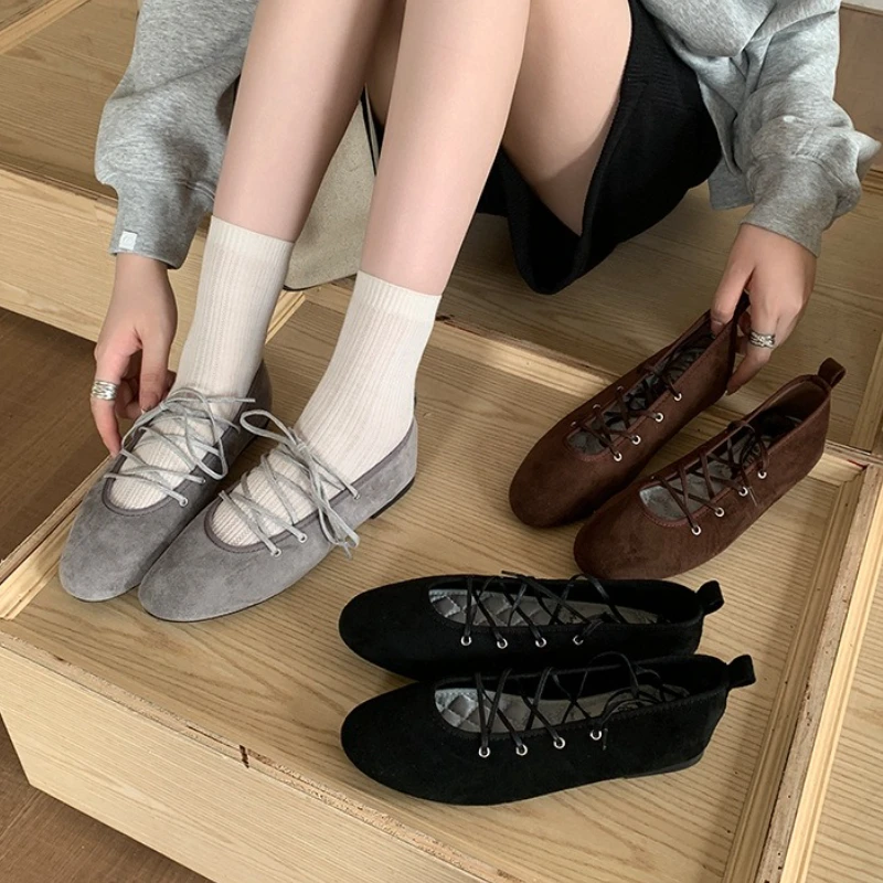 

Модные женские балетки на шнуровке с перекрестной шнуровкой, удобные дизайнерские осенние туфли на мягкой подошве с круглым носком, элегантные вечерние модельные туфли для женщин