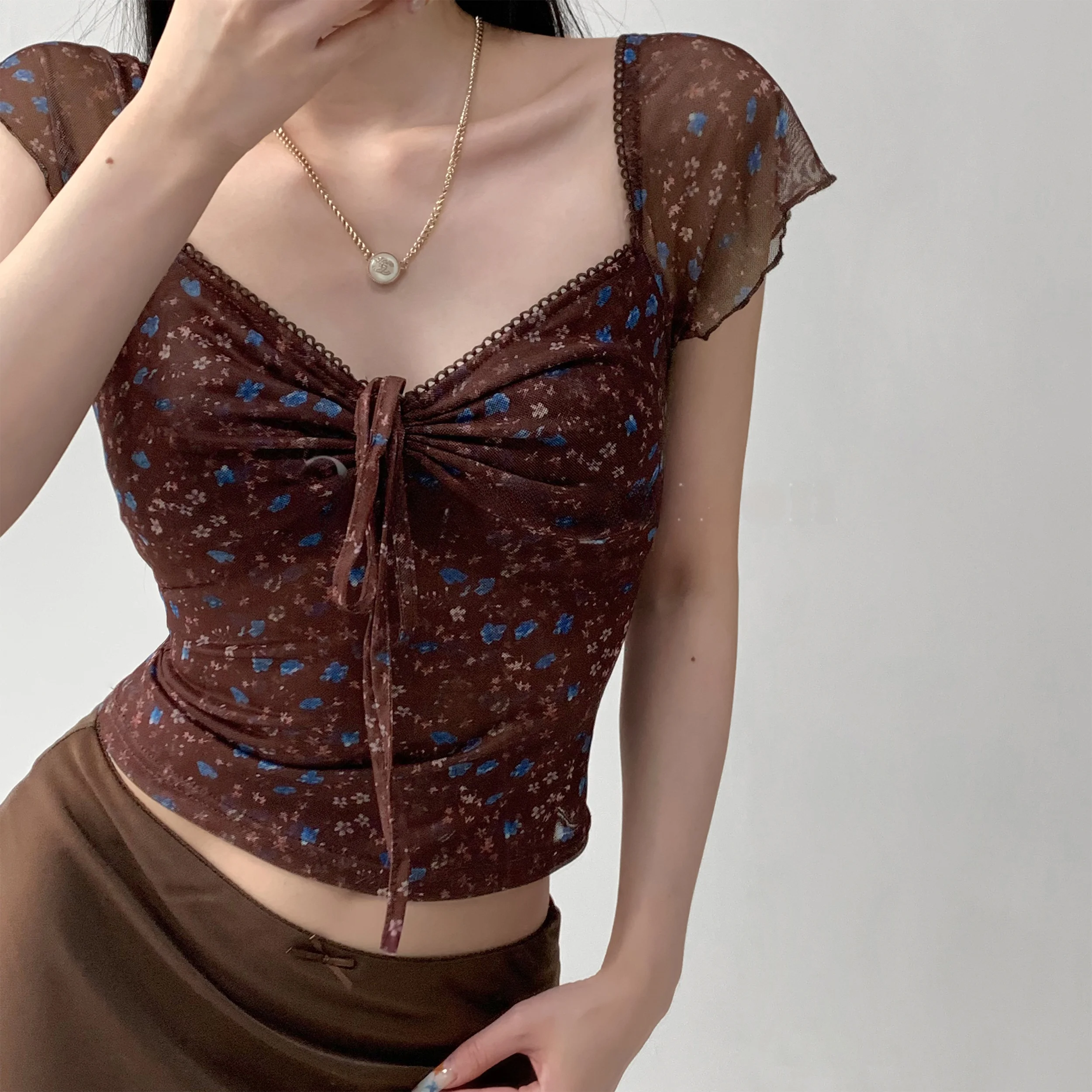 

Sexy ort Sve T-irt Women's Summer Slim Fit V-Ne Floral Lace Me Top Waist-Cinching Flattering ort Length Street S...