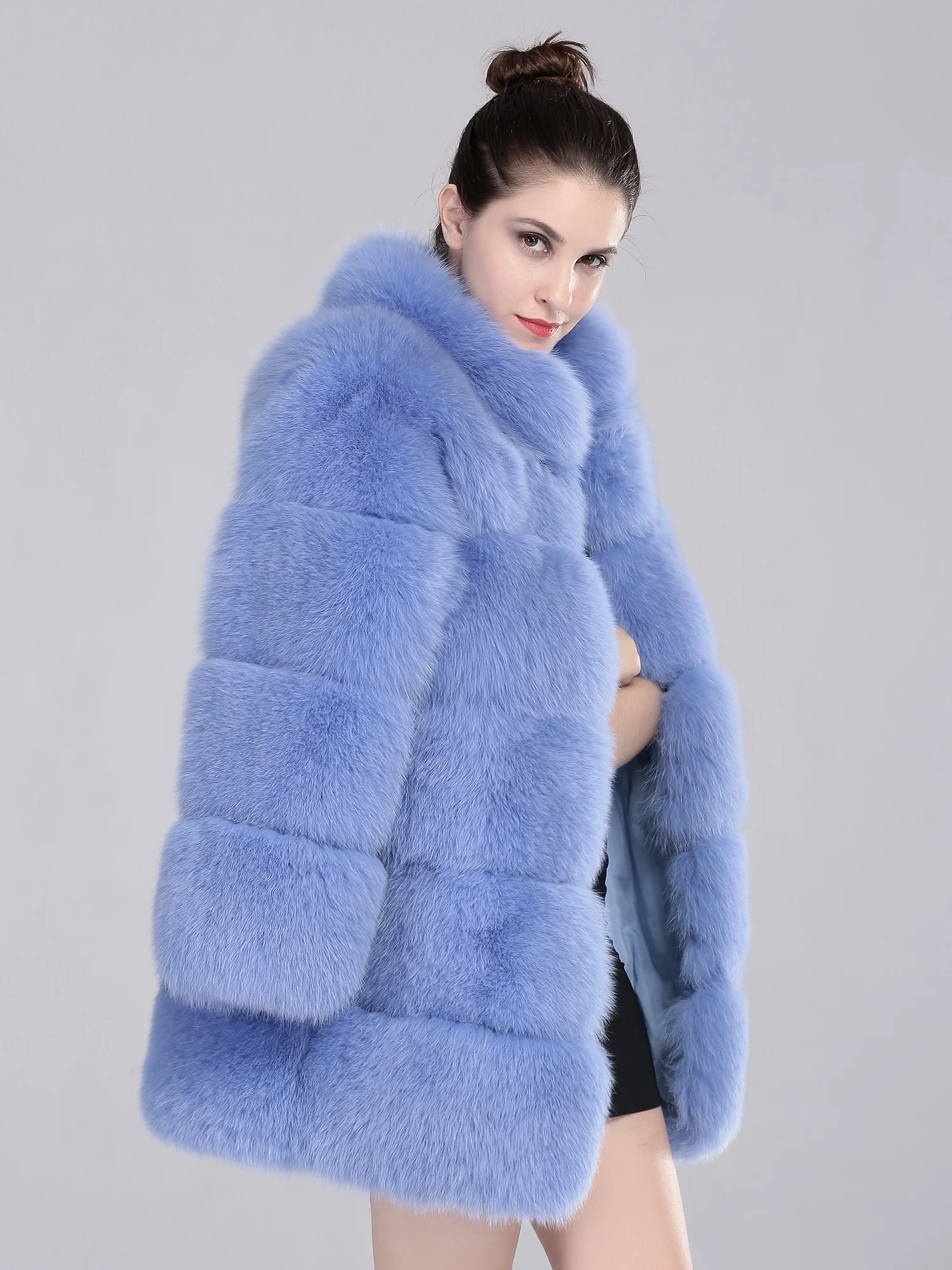 Luxury Women's Winter Fashion Warm Real Fox Fur Jacket One Piece Custom Crop Fur Coat