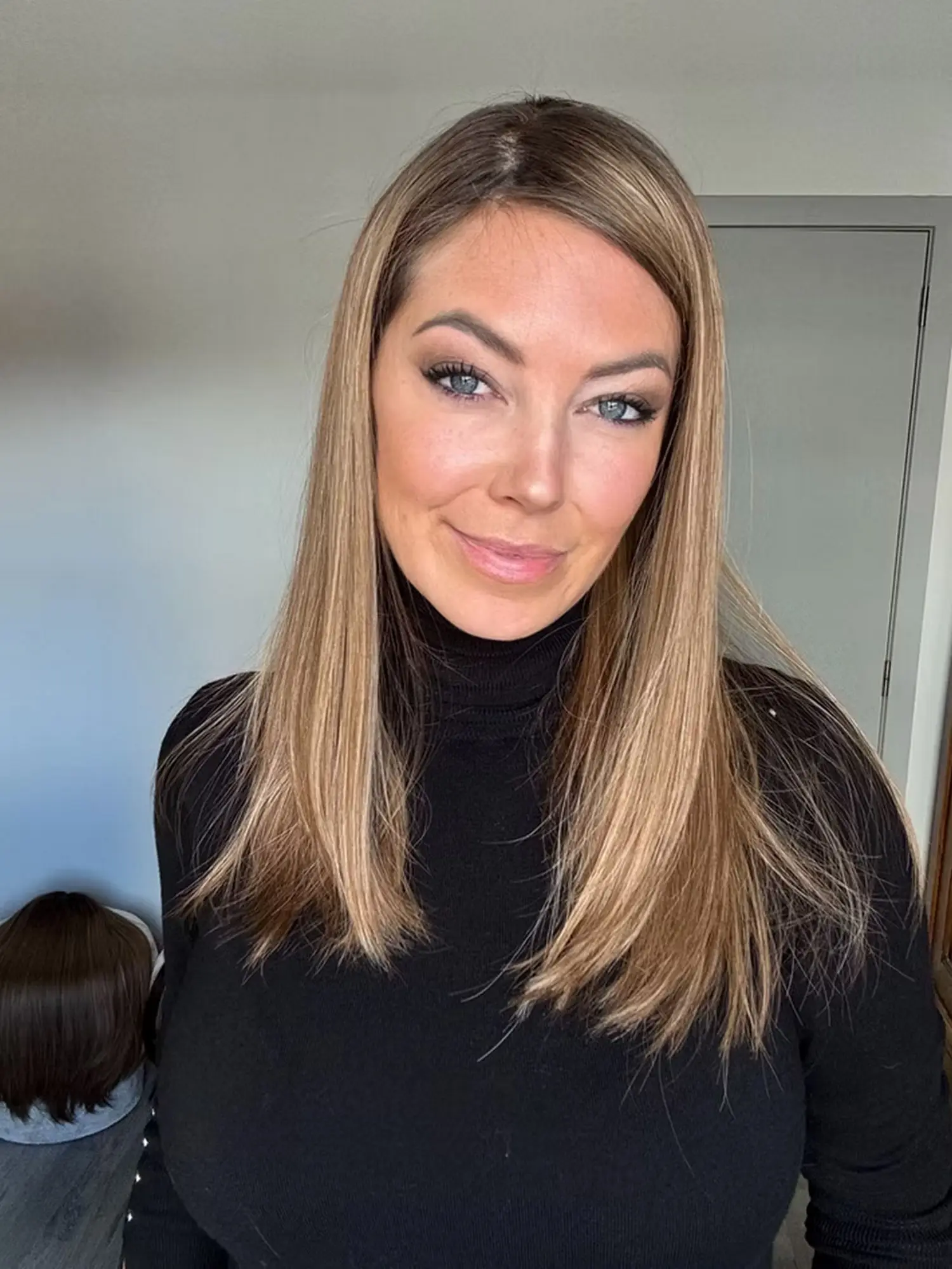 18” Middle Parting Glueless Wigs Natural Straight Ombre Honey Blonde Synthetic Wigs Highlights 13*4 HD Transparent Lace Wigs