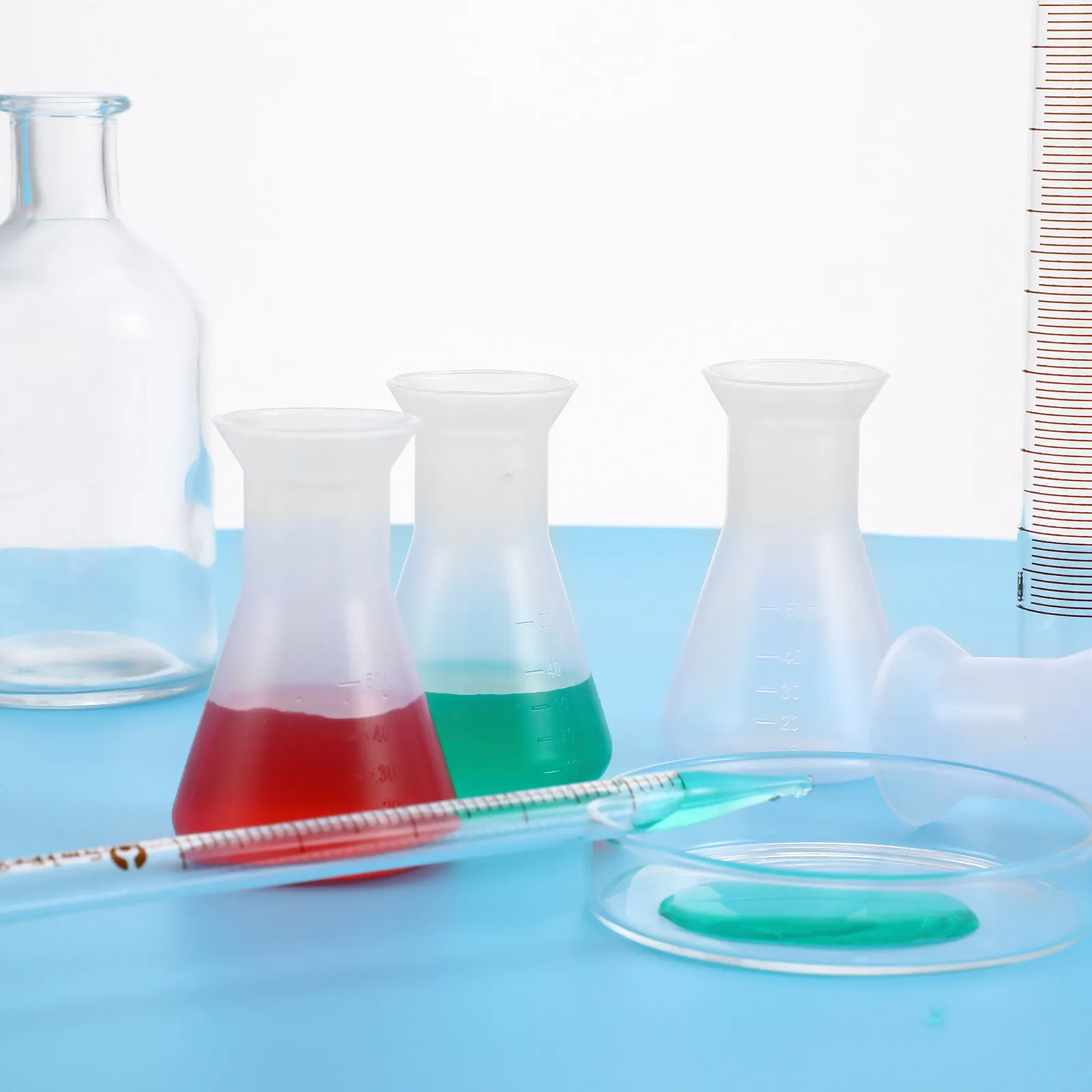 

5Pcs Plastic Laboratory Conical Flasks Clear Erlenmeyer Flasks Reusable Stable Base Bottles for Chemistry Experiment