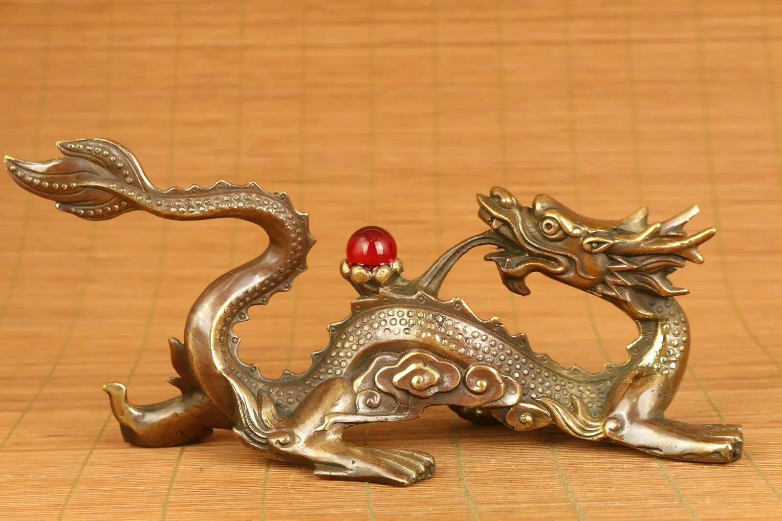 

china fengshui home Decor old Copper Carved Auspicious dragon play pearl statue