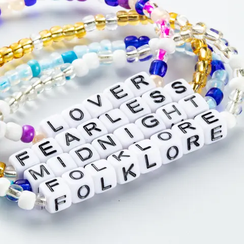 10 best sales Taylor Swift - №6