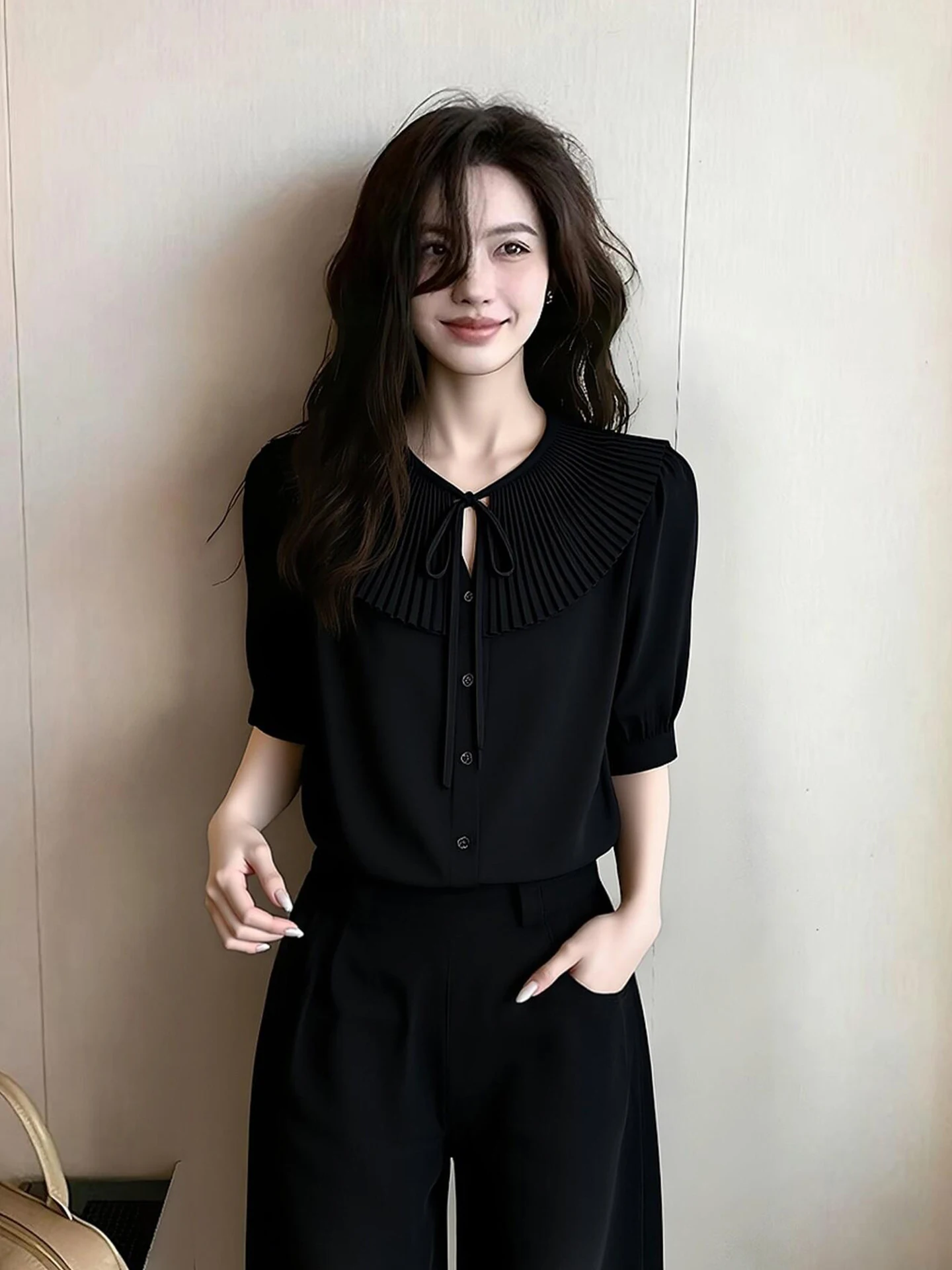 

Fashionable Commuter Black round Neck Shirt Women's Inner Wear Pleated Design Belted Slimming Short Sleeve Summer Top