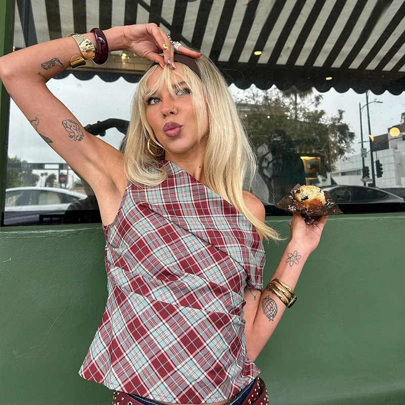 سترة كلاسيكية منقوشة على طراز الكلية الأمريكية باللونين الأحمر والأزرق، تصميم أنيق وخصر قابل للطي، وخصر نحيف