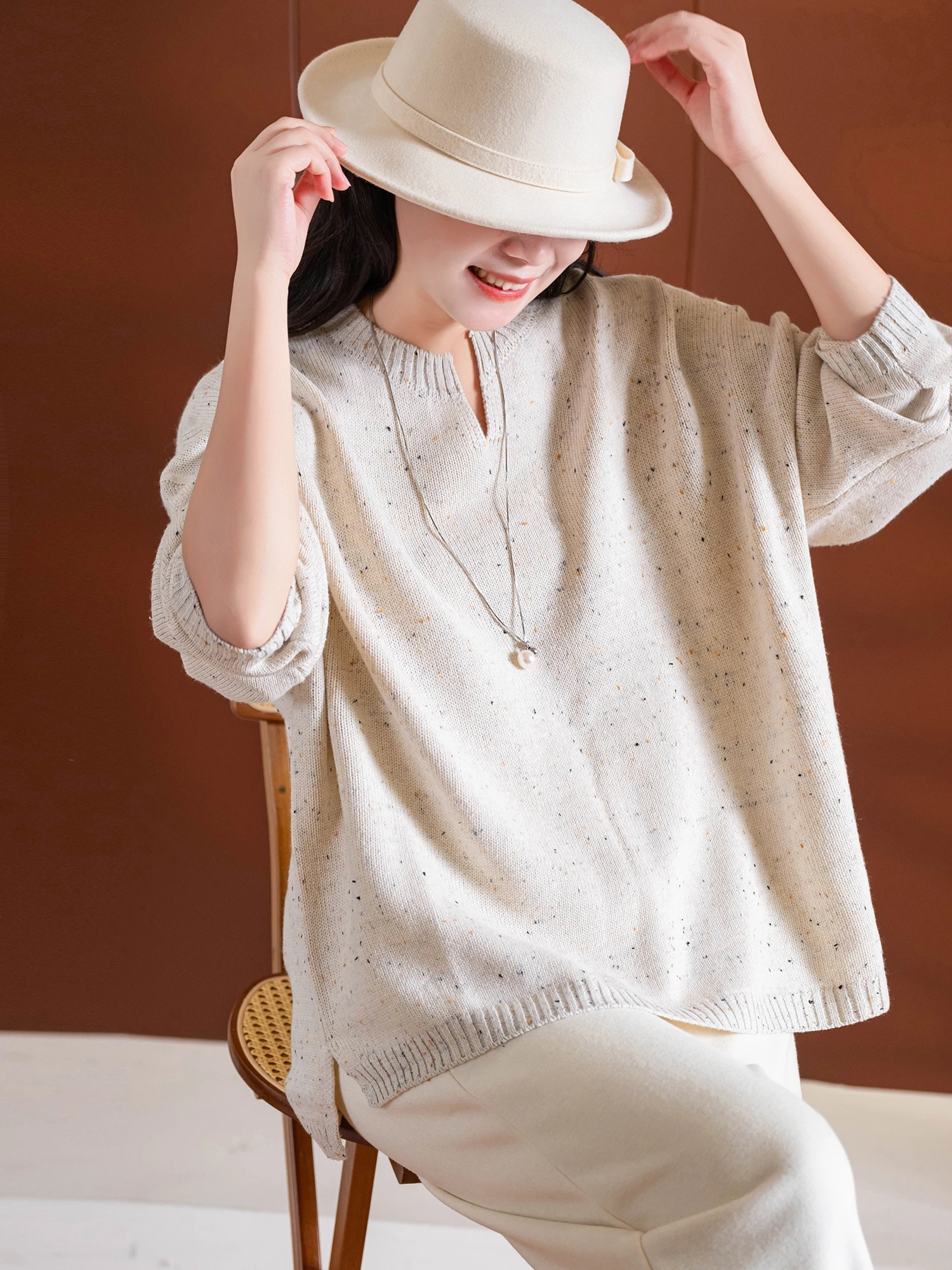 

Новый свитер из шерстяной хлопковой пряжи свободного кроя, не скатывающийся, универсальный, комфортный, теплый, с V-образным вырезом, длинными рукавами