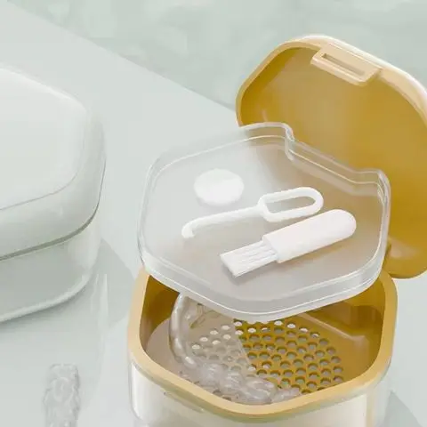 

1Pcs Orthodontic Retainer Braces Storage Soaking Box Invisible Teeth Denture Cleaning Tooth Storage Container Sealed Case
