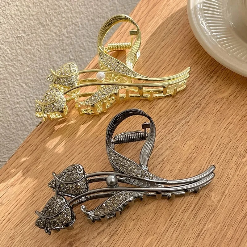 1pc Metall Tulpe geformte Haar Krallen Clips mit Strass Kunst perlen Dekor, starke Halt Haars pangen für dickes Haar Pferdes chwanz halter – Detail 2