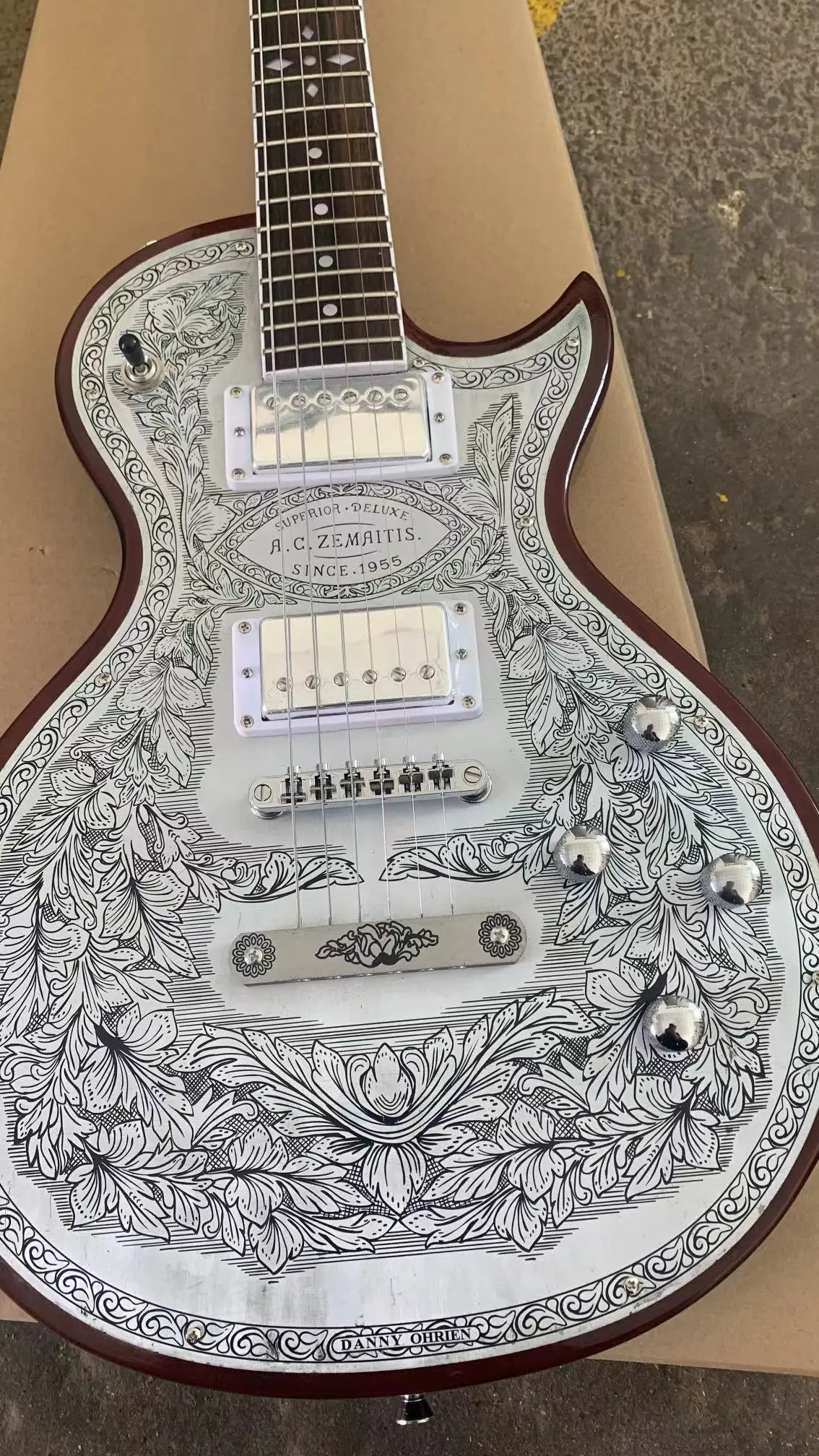 Made in China factory, high-end custom 6 string jazz electric guitar, special material surface, matte paint, chrome plated hardw