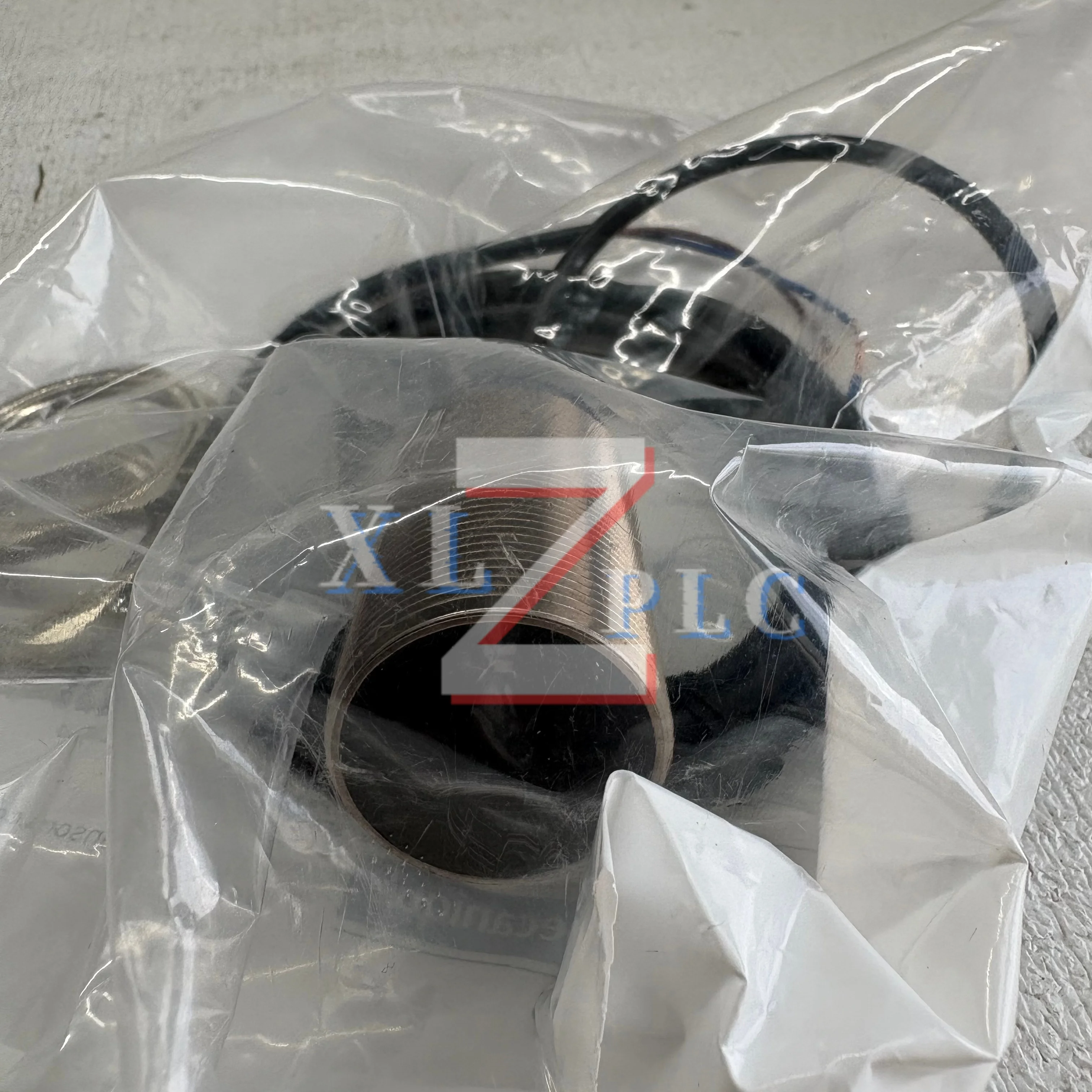 New Original XS630B1MAL2 Inductive Proximity Switch