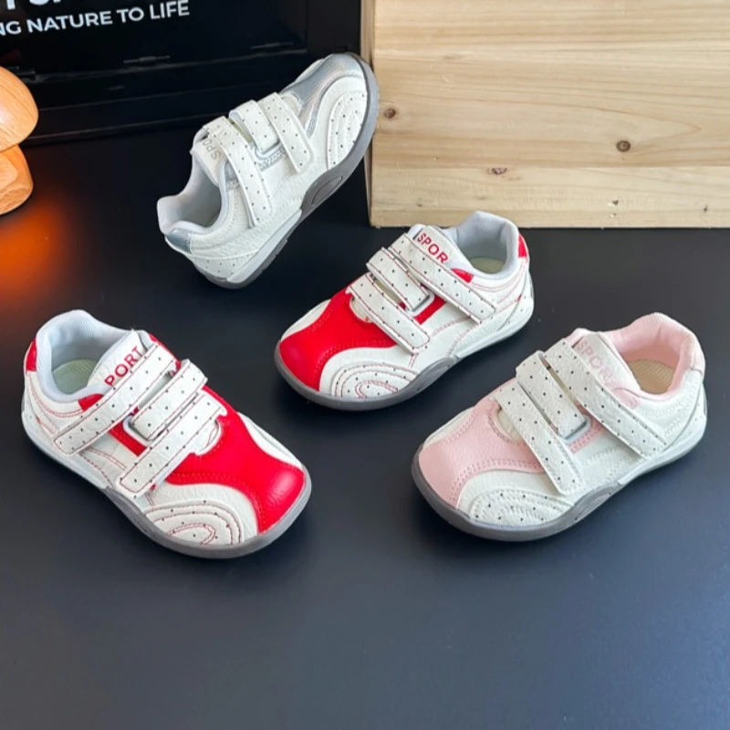 Little Girls Leather Sneakers 2026 New Autumn Kids Barefoot Casual Sneakers Soft Sole Trendy Versatile School Outdoor Trainers
