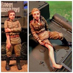 1/35 toys assembly Army Female Wounded Soldier Group 2 People Unassembled Uncolored Resin Soldier Model Kit Free Shipping