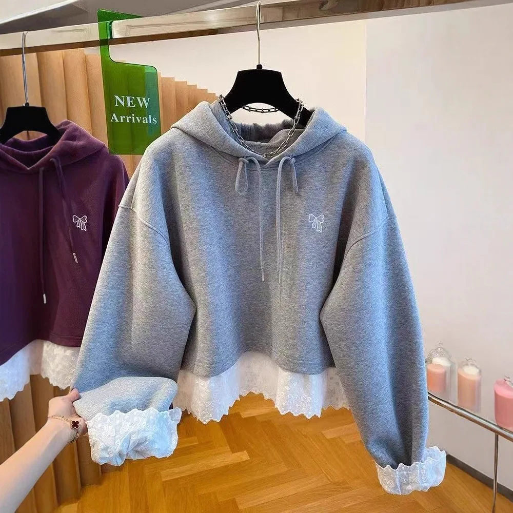 Felpe con cappuccio patchwork con orlo in pizzo per donna 2025 Nuovo pullover con cappuccio con coulisse allentata casual Top autunnali Felpe finte in due pezzi