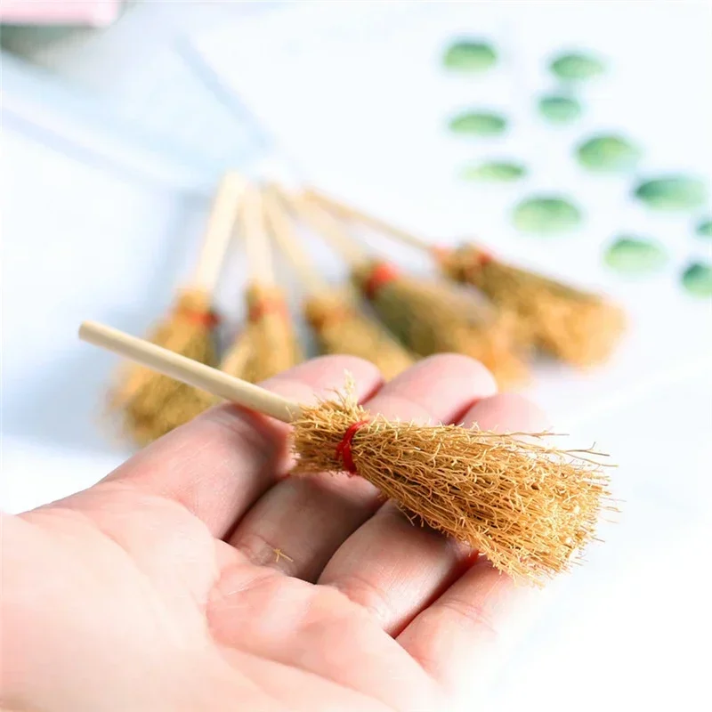 New Portable Desk  Mini Broom Straw Hanging Witches Miniature Prop Brooms Craft Broomstick Small Toys for Halloween Party