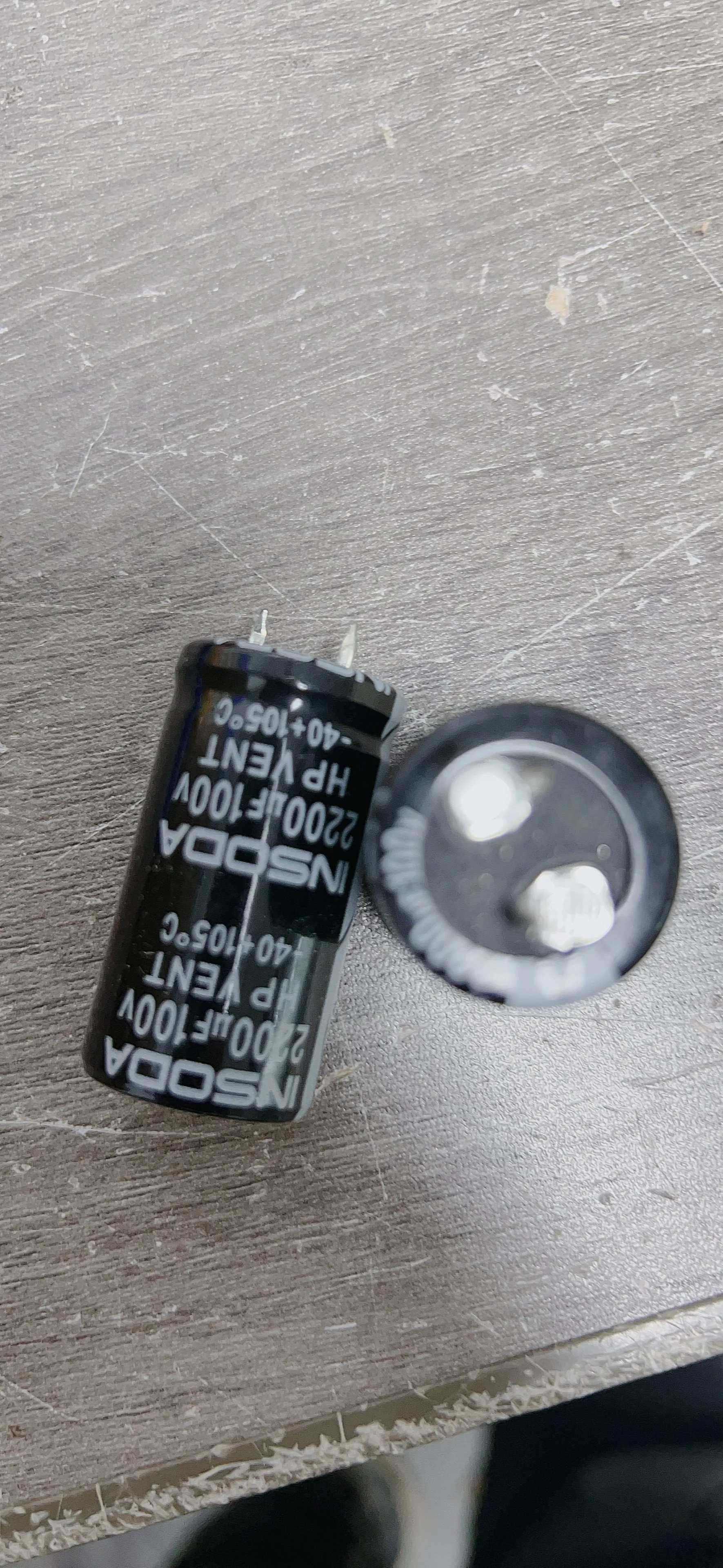 

Новые Алюминиевые электролитические конденсаторы для материнской платы 2200uf100v 22x40 мм вертикальный 22*40 мм 4,5 точность: 20%