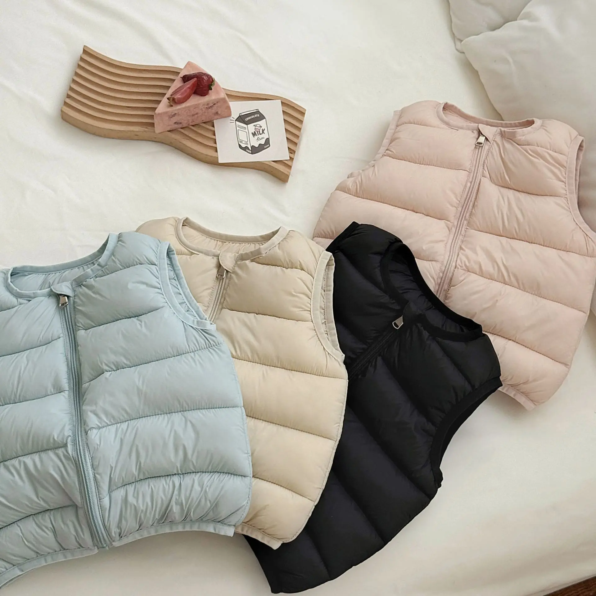 Koreanische Version der neuen leichten Daunenjacke für Kinder im Alter von 0-6 Jahren, Rundhalsweste, warm und vielseitig für Babys – Detail 4