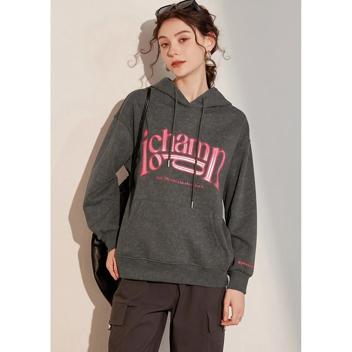 LOUIS YAO 2024 Herbst-Sweatshirt mit Kapuze, gewaschen, gemustert, lockeres dreidimensionales bedrucktes langärmeliges Damen-Sweatshirt