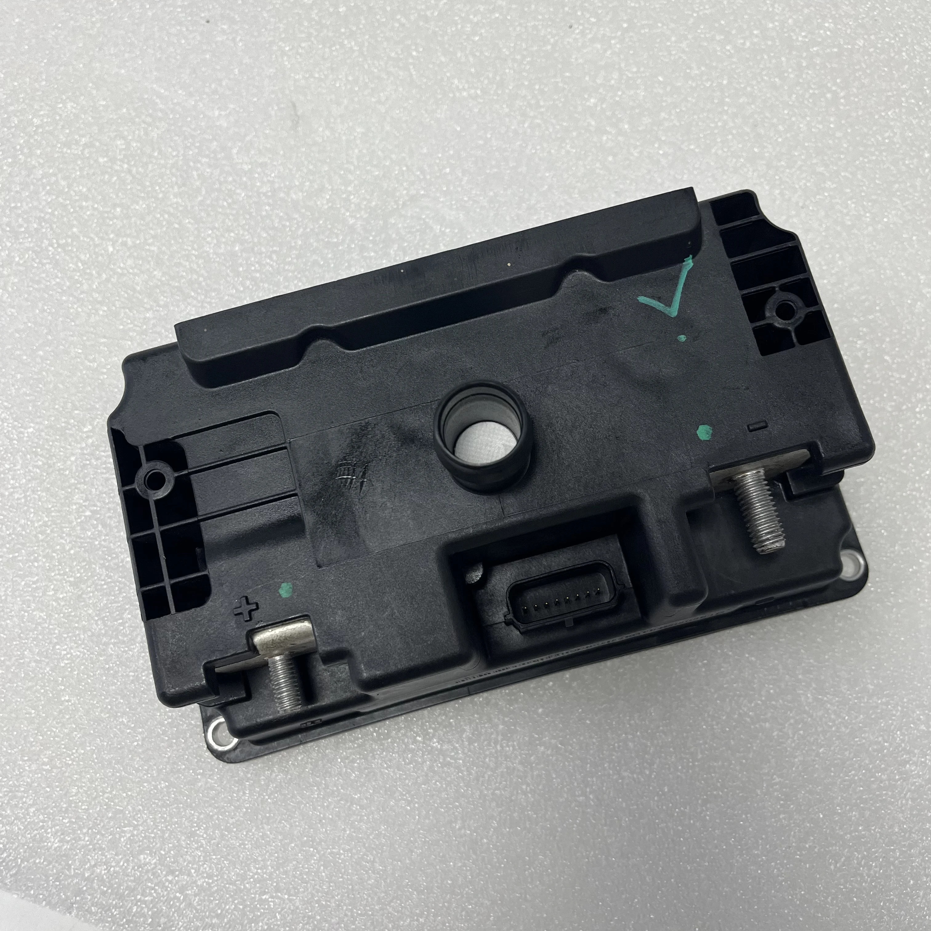 Suitable for Land Rover 48V light hybrid battery BMS control module L8B210C784BB