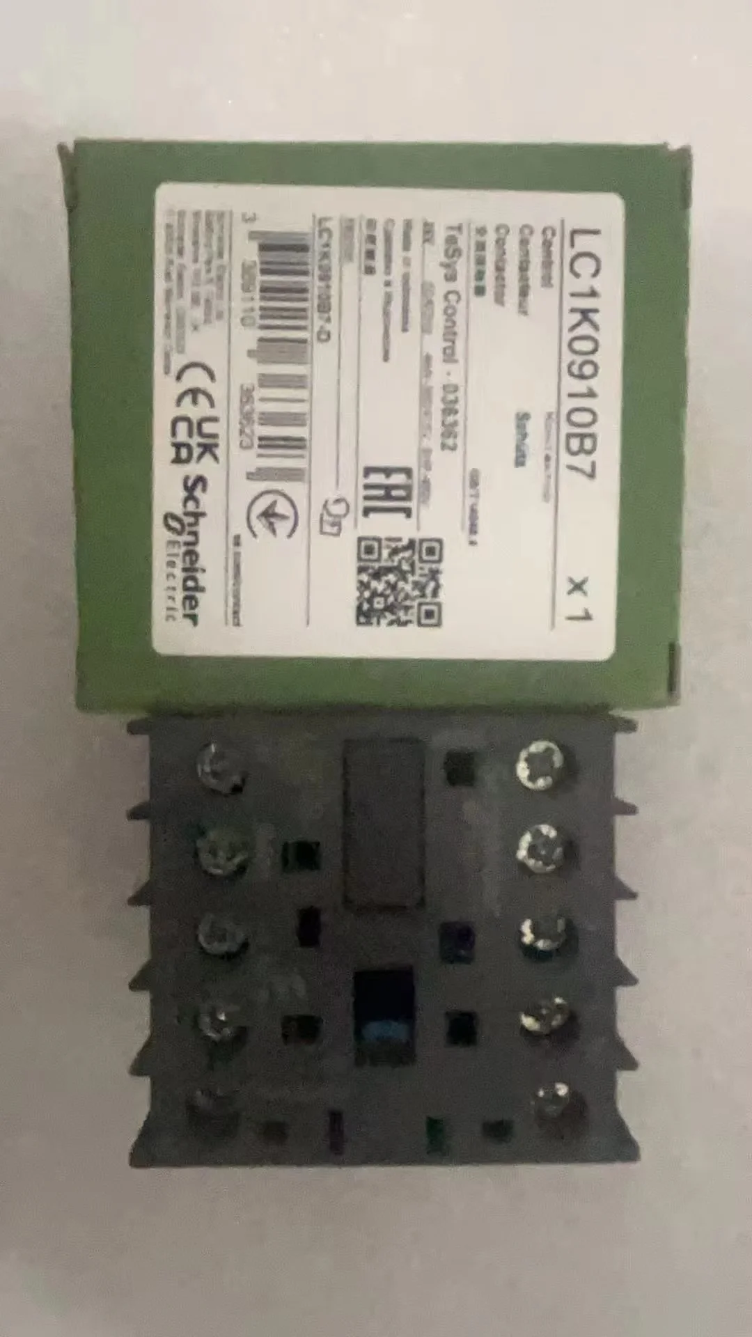 

LC1K0910B7 LC7K0910B7 contactor - 3P - AC-3 = 440 V 9 A - 1 NO aux. - 24 V AC coil