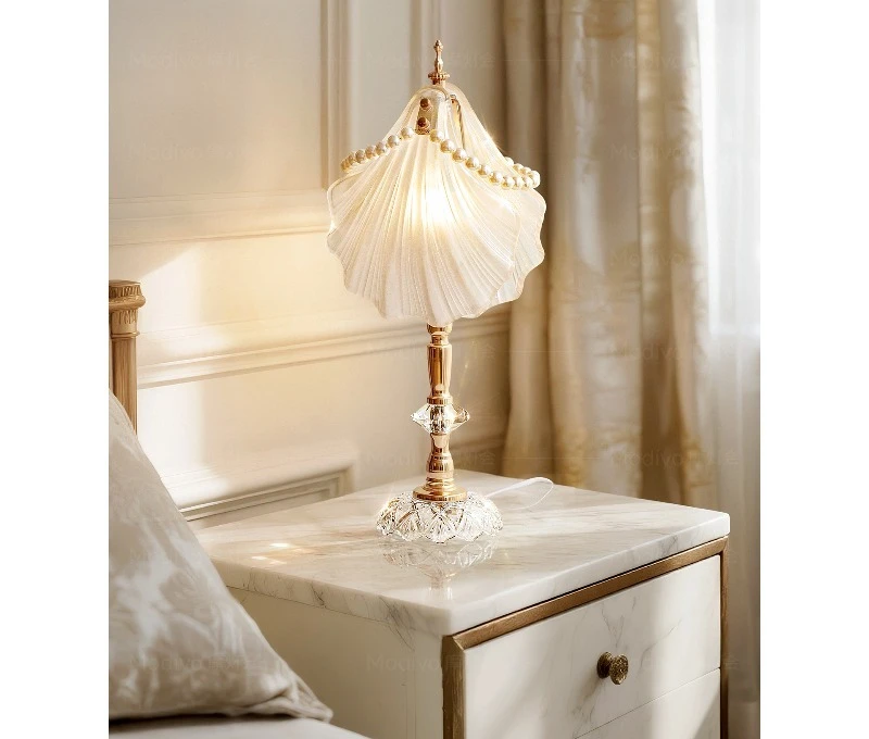Master bedroom creative atmosphere light bedside TV cabinet personalized modern light luxury eye protection lamp
