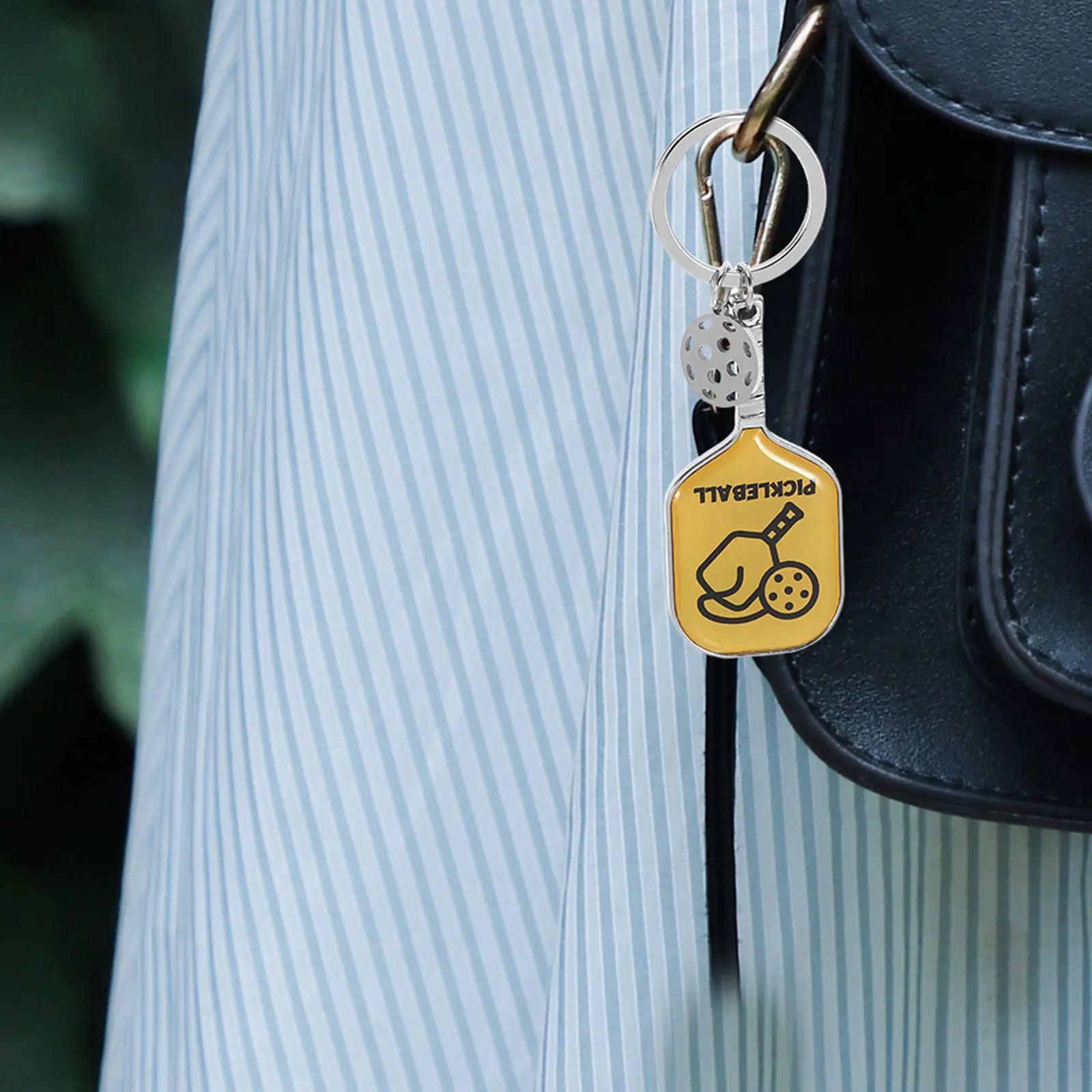 

Брелок для ключей в виде ракетки для пиклбола из цинкового сплава, реалистичный, легкий, в спортивном стиле, для рюкзака, сумки, кошелька, для любителей спорта