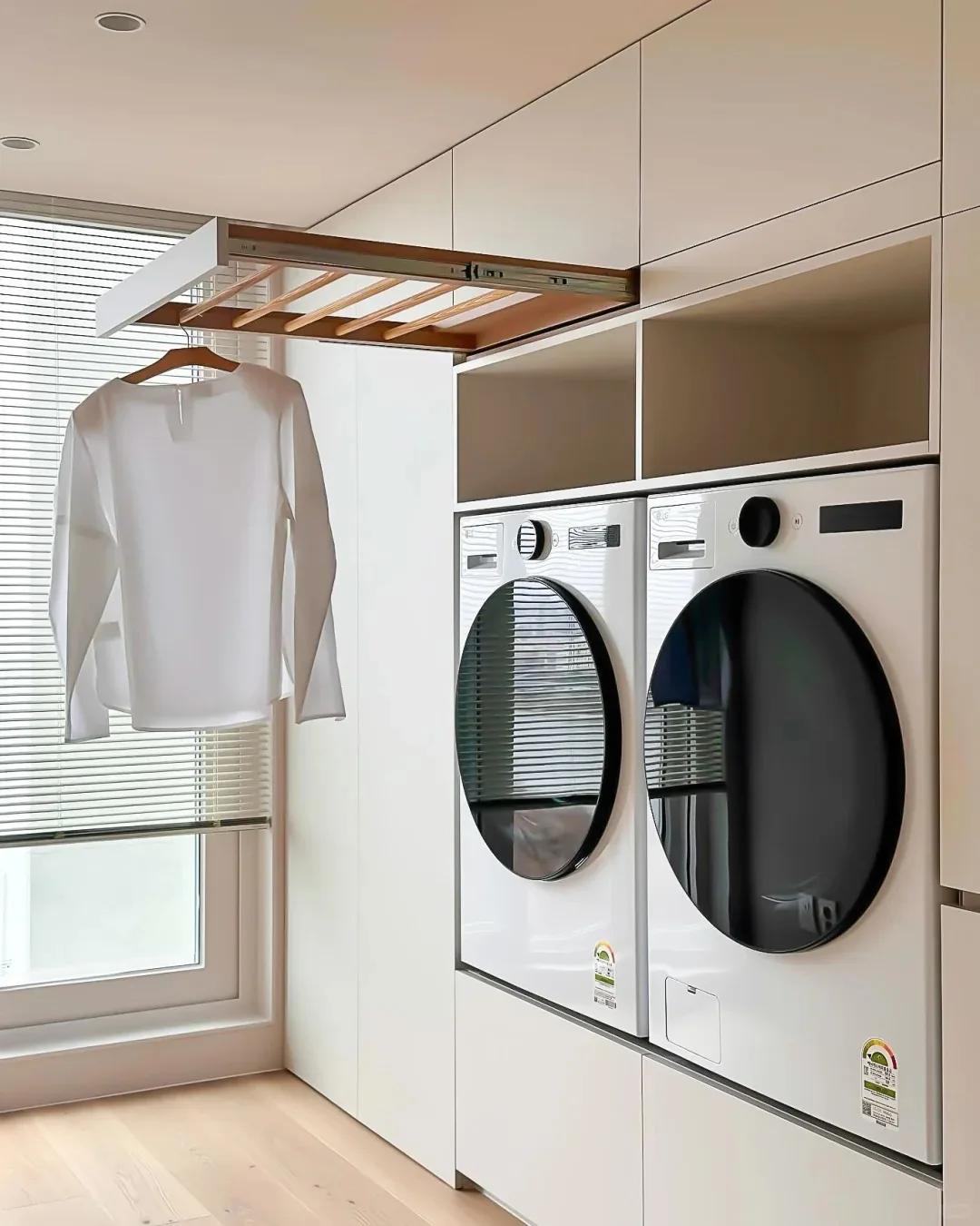 Customized Balcony Laundry Cabinet with Built in Washing Machine for Pantry Use